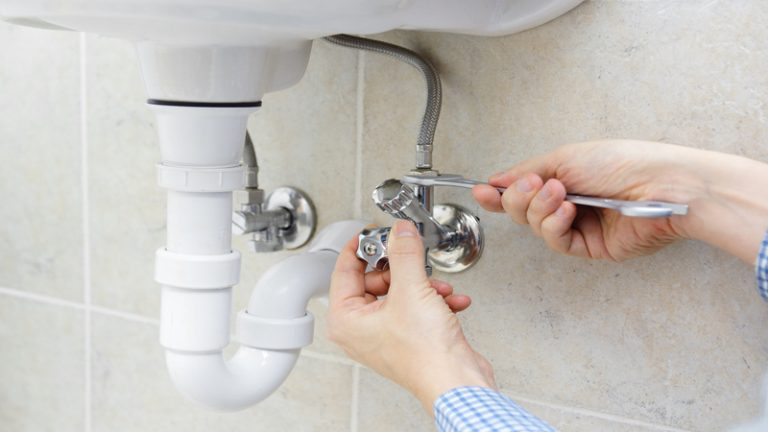 Signs Your Water Heater Needs a Plumber in Bellevue WA